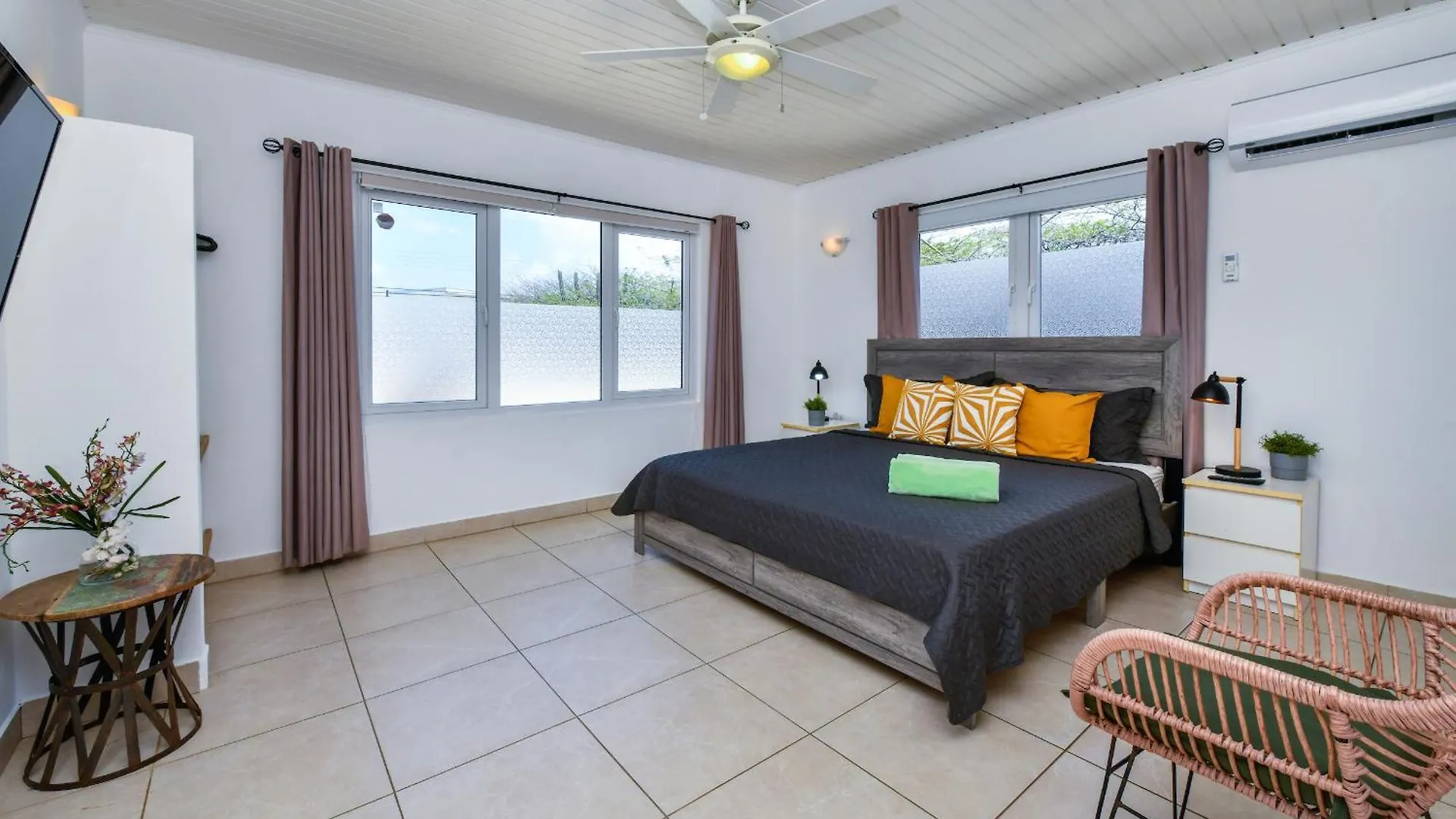 Sunny Palm Beach Villa